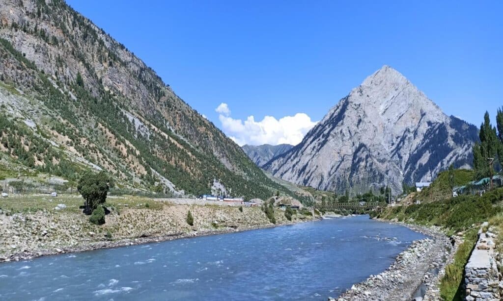 Gurez Valley Travel Guide: Route, Best Time, Places & 3-Day Itinerary